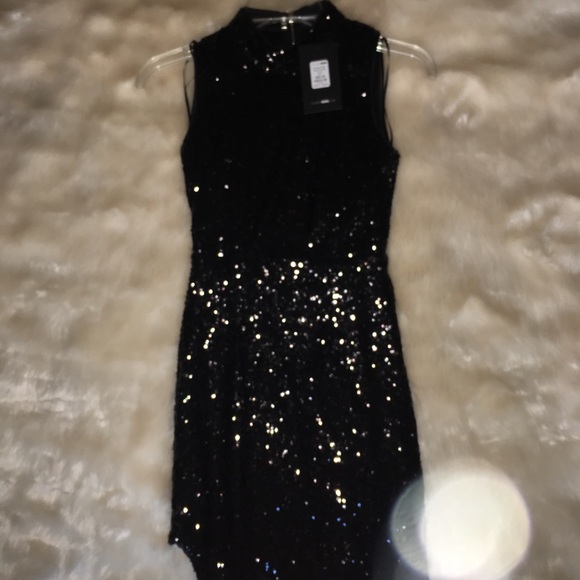 Formal dress - Picture 3 of 7